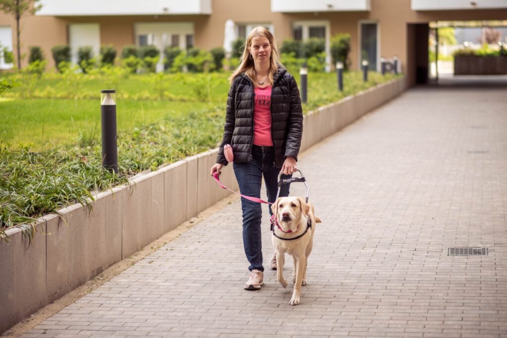 Babér leads her owner, Réka Nyőgér
